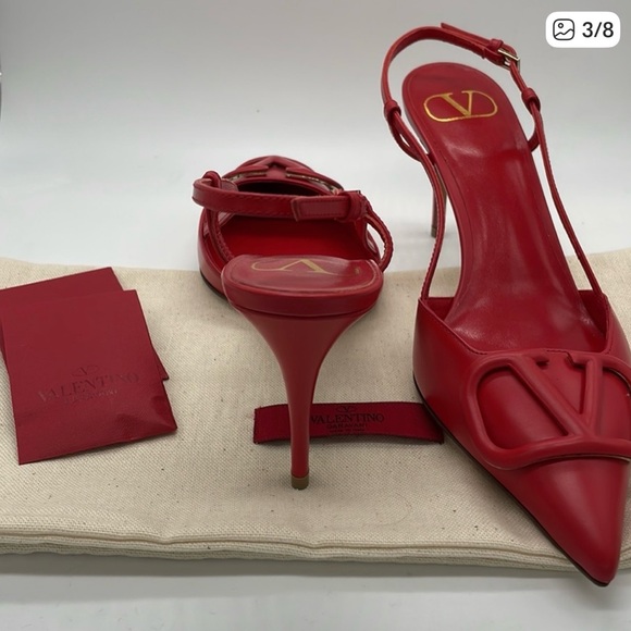 🌟NWT🌟VALENTINO VLOGO SIGNATURE PATENT LEATHER SLINGBACK PUMP - Picture 3 of 4